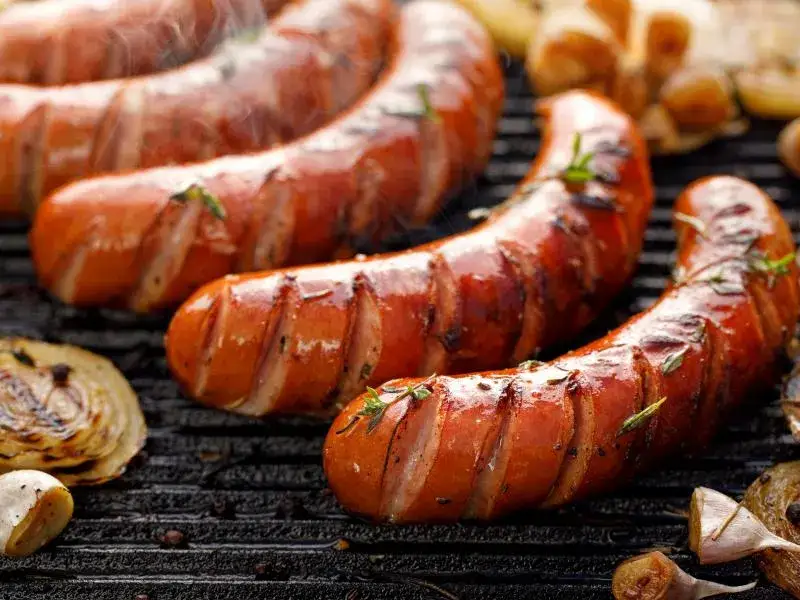 Kaloryczność kiełbasy z ogniska: poznaj fakty i zaskocz się!