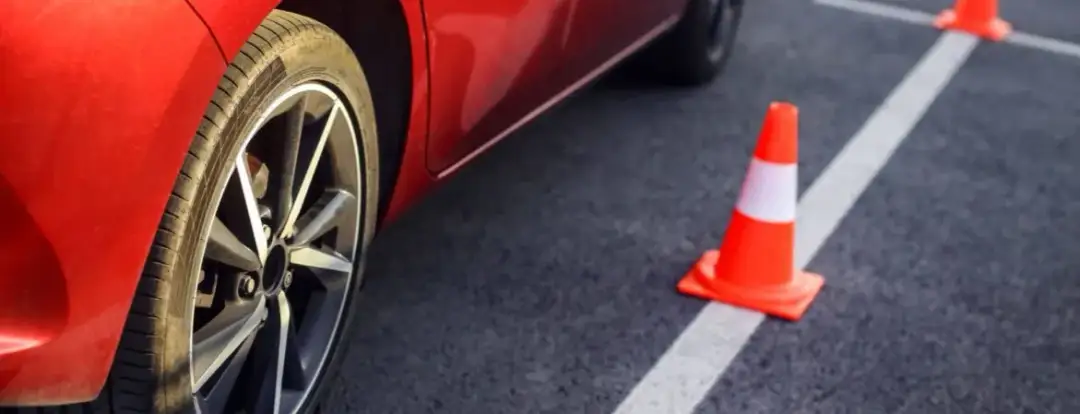 Ile trwa kurs na prawo jazdy? Sprawdź, jak szybko zdobędziesz uprawnienia!