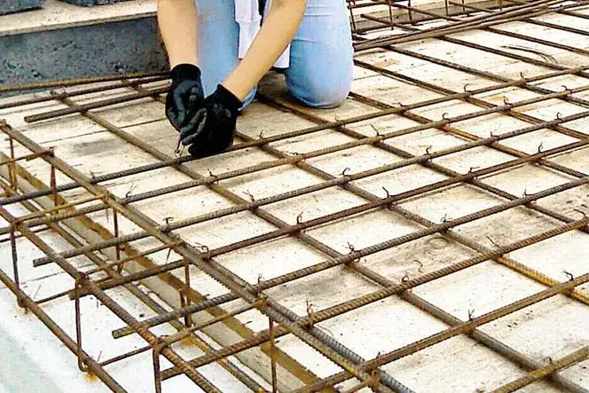 Ile kosztuje wylanie stropu? Sprawdź, co wpływa na cenę budowy