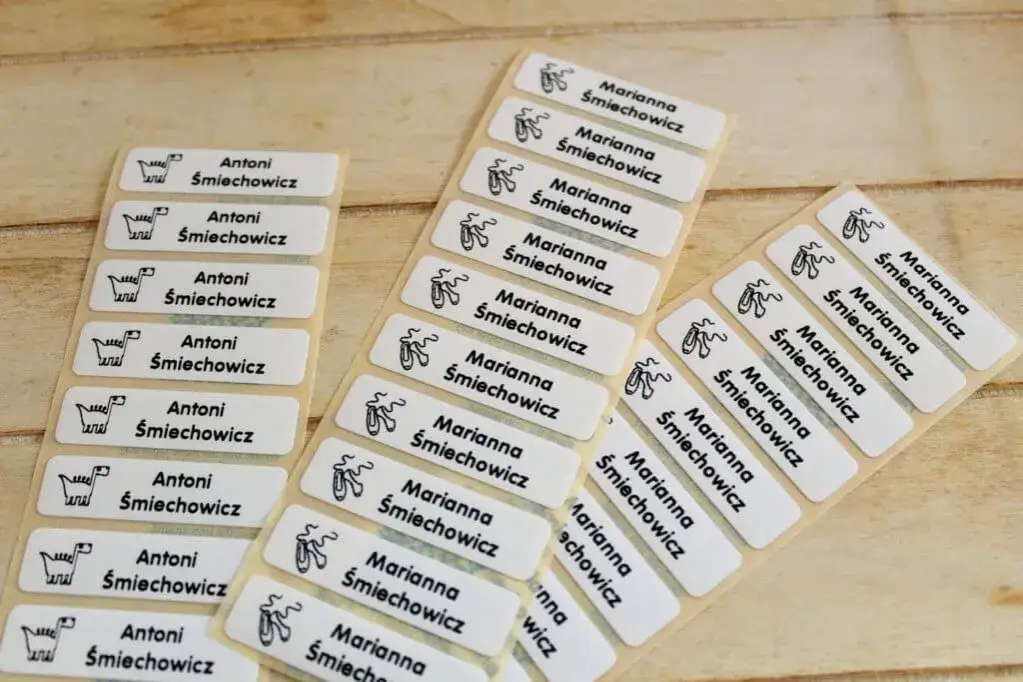 Jak podpisać ubrania dziecka do przedszkola: 8 sprawdzonych sposobów