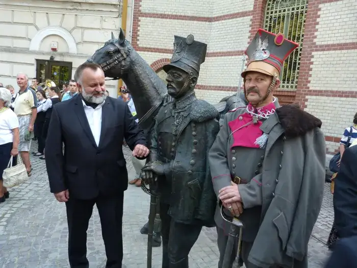 Węgierski ułan: symbol odwagi i tradycji kawalerii Węgier