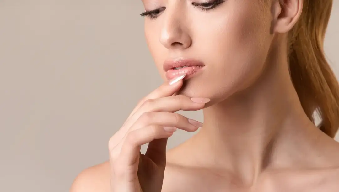 Jak długo utrzymuje się efekt powiększania ust kwasem hialuronowym?