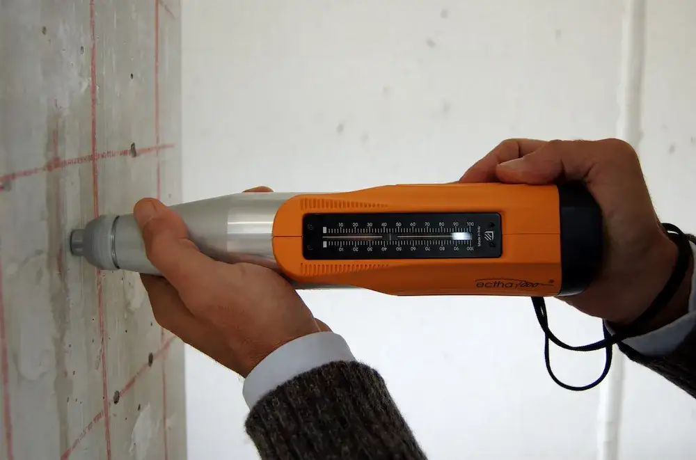Młotek Schmidta: Kluczowe Aspekty Badania Wytrzymałości Betonu