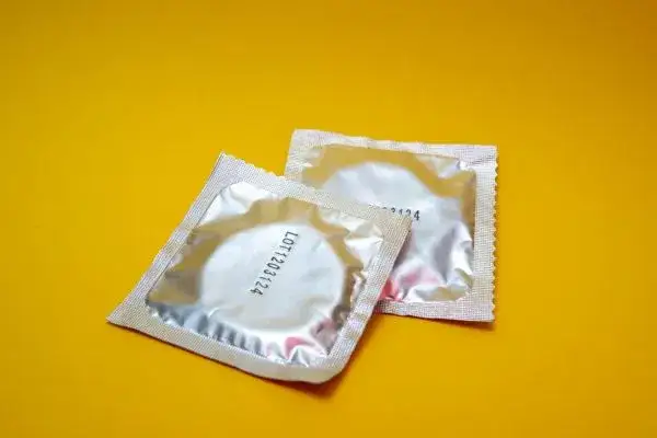 Kiedy wynaleziono prezerwatywy? Fascynująca historia ich rozwoju