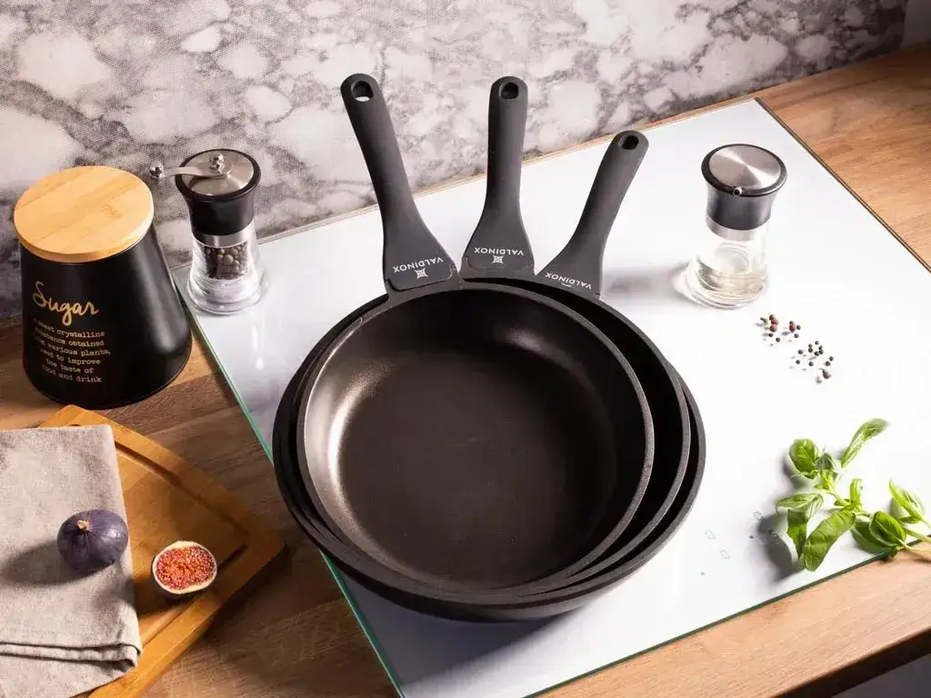 Jaką patelnię na indukcję wybrać - praktyczny poradnik z poradami eksperta