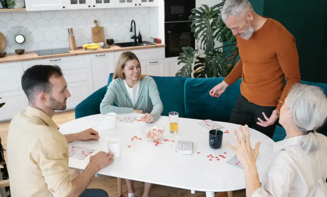 Najlepsze gry przy stole: od klasycznych do cyfrowych adaptacji