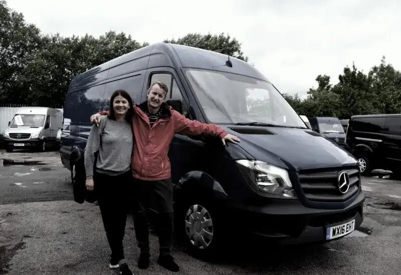 Jakie auto na mini kampera? Oto najlepsze modele do przeróbki