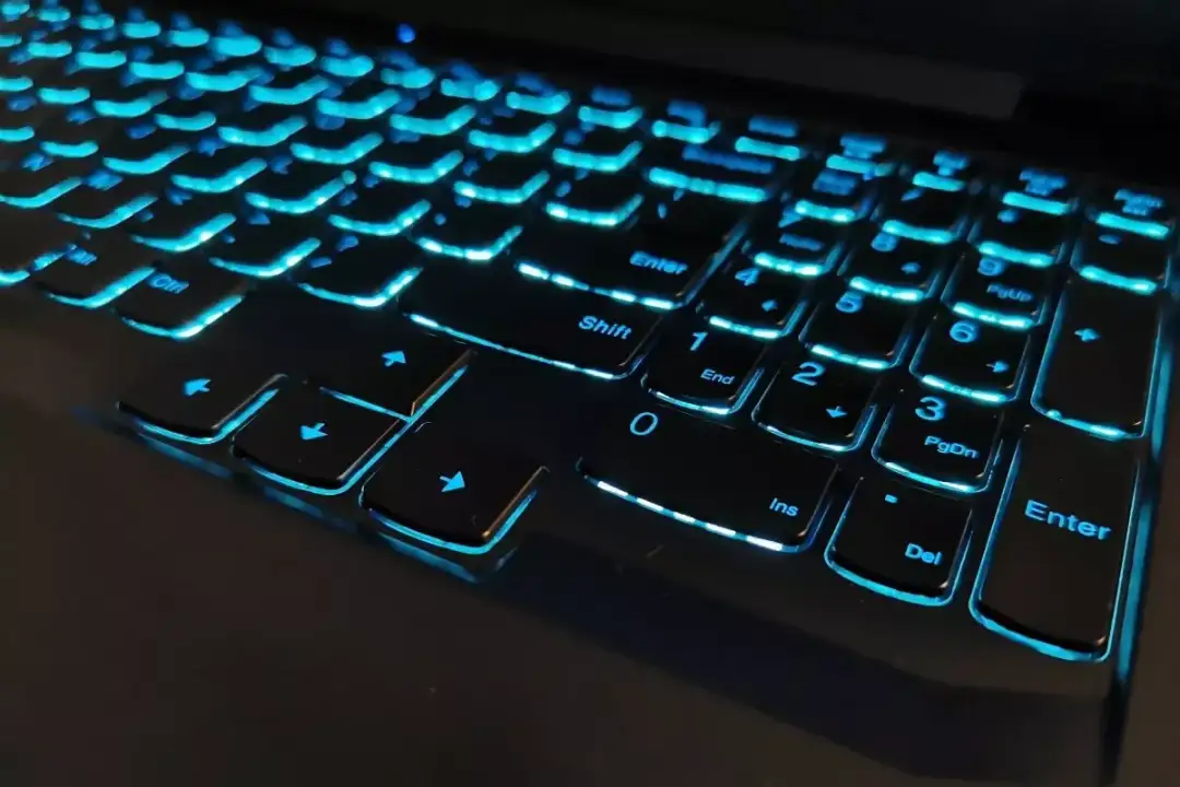 Jak poprawnie wyłączyć klawiaturę laptopa - Proste kroki, aby zablokować klawiaturę