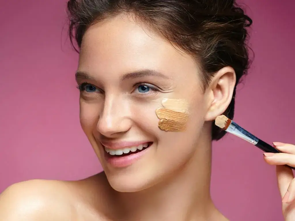 Jak dobrać podkład do cery, aby uniknąć błędów i wyglądać naturalnie