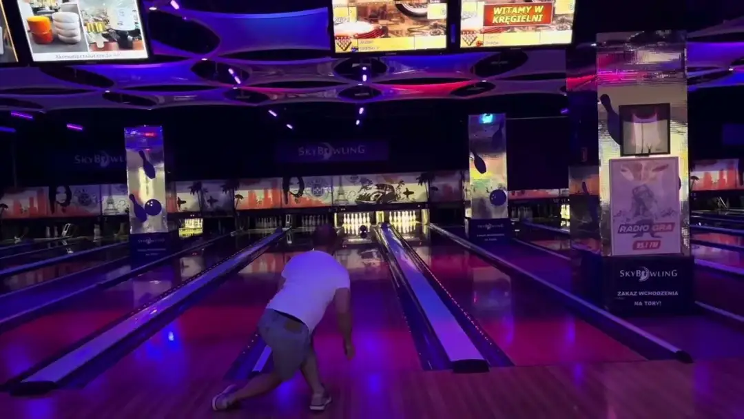 Gdzie zagrać w bowling we Wrocławiu? Sky Tower zaskoczy ofertą