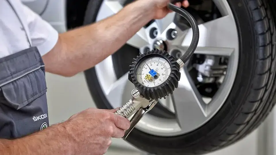Bezpieczne opony: Sprawdź ich stan w 5 prostych krokach i uniknij awarii
