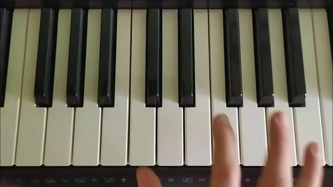 Jak zagrać Still D.R.E. na pianinie - łatwe akordy i wskazówki