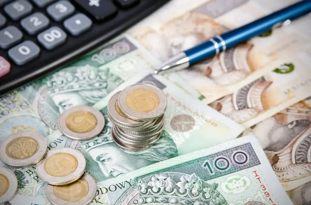 Ile zarabia komornik? Zarobki w Polsce - fakty i liczby