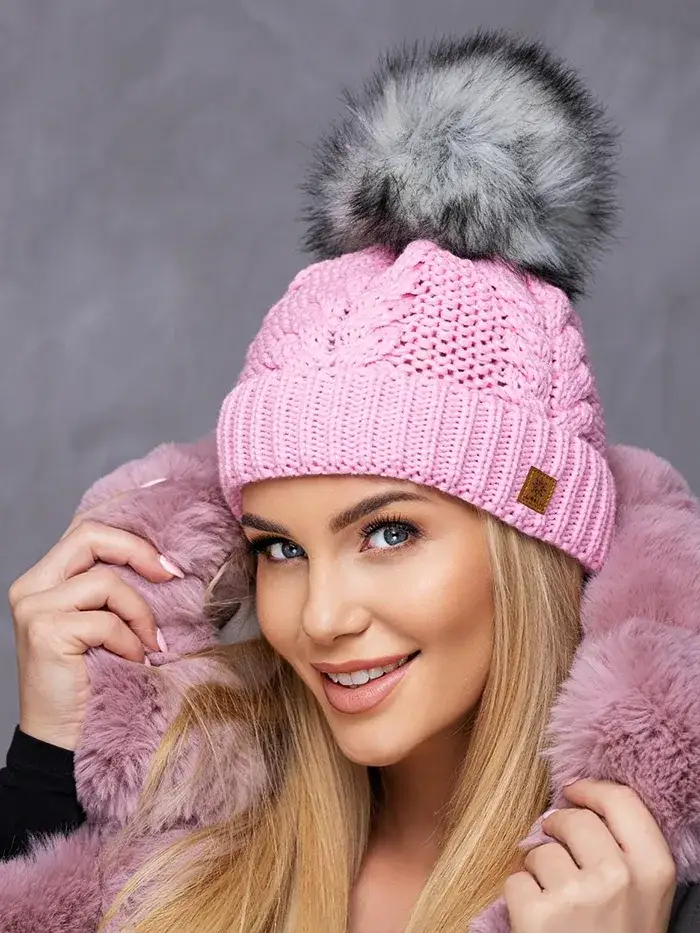 Jaka czapka do kurtki parki? Oto najlepsze style na zimę