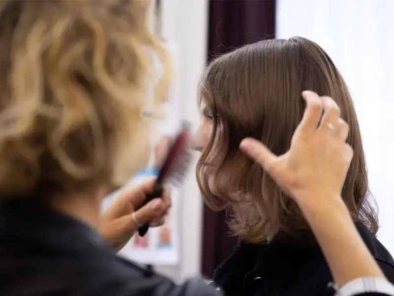 Najmodniejsze fryzury na jesień 2025 - 8 świetnych propozycji