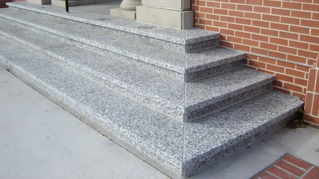 Jak montować schody granitowe - uniknij najczęstszych błędów