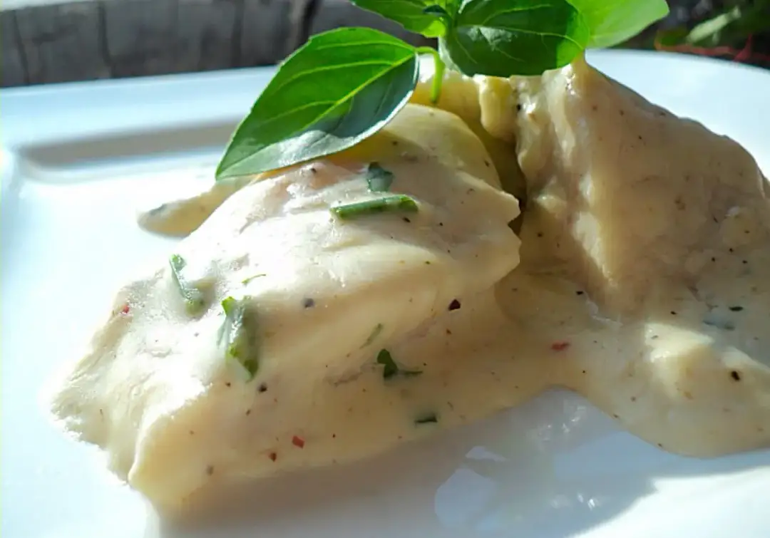 Dorsz w sosie śmietanowym: Prosty przepis na pyszny obiad