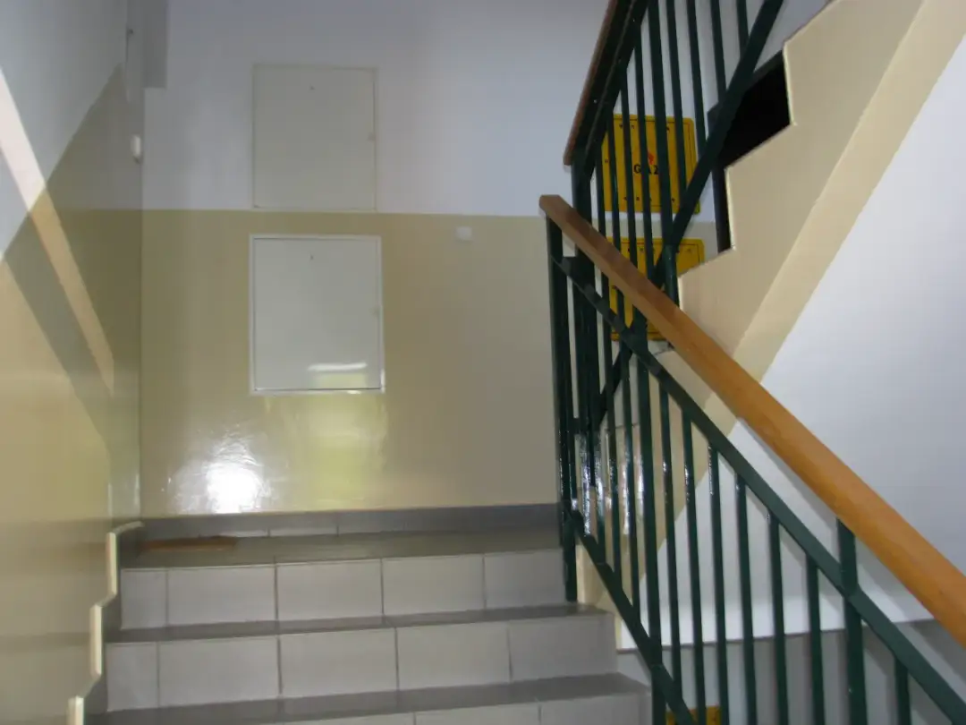 Ile kosztuje remont klatki schodowej w bloku? Sprawdź, co wpływa na ceny
