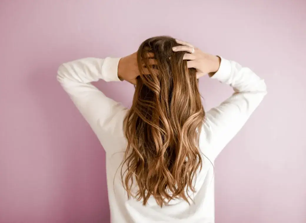 Długie włosy: jak pielęgnować i stylizować dla imponującego efektu