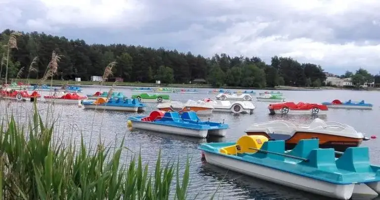 Najlepsze atrakcje turystyczne w Okunince – co warto zobaczyć i zwiedzić?