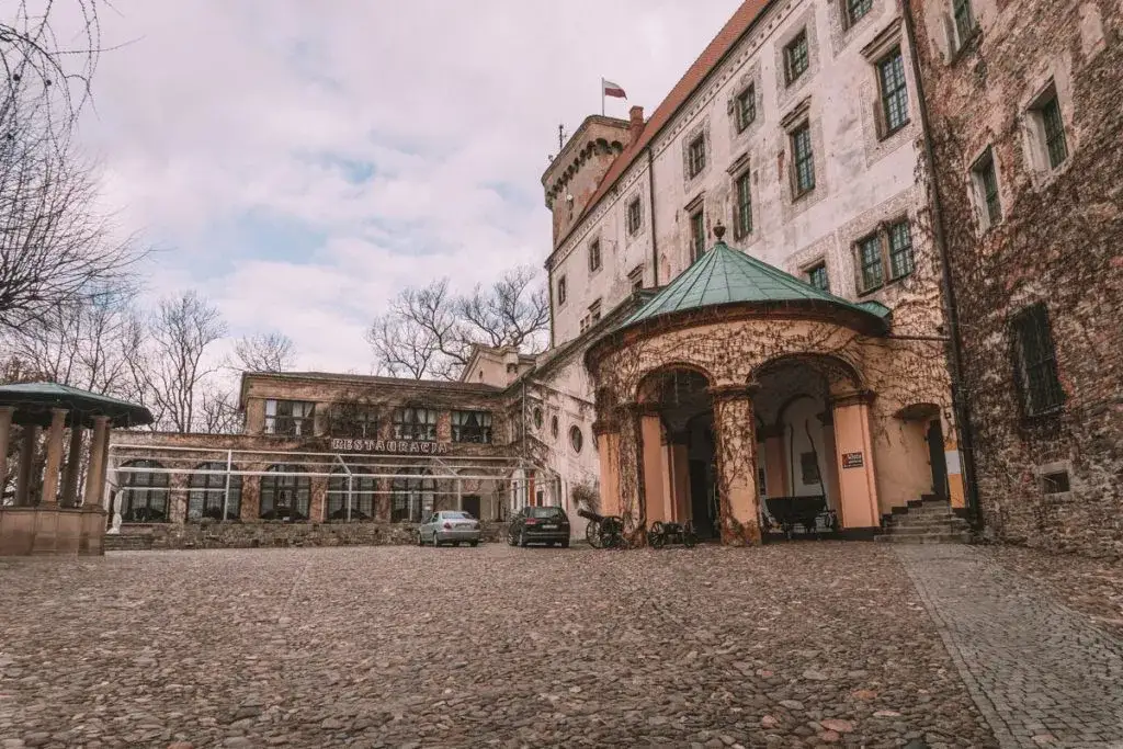 Hotel Zamek w Otmuchowie – historia, noclegi, ceny i opinie gości