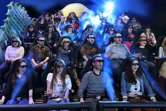 Kino 4D co to jest? Odkryj niesamowite efekty i różnice z 3D