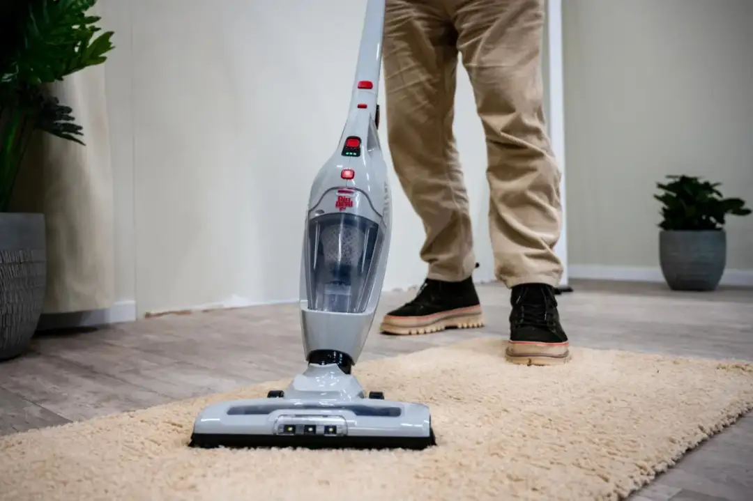 Jak wybrać idealny odkurzacz pionowy? Kluczowe porady i porównania