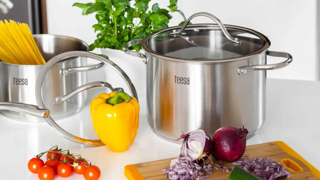 Jakie garnki na gaz wybrać? Kluczowe materiały i marki, które musisz znać