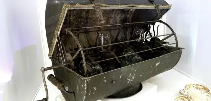 Kiedy wynaleziono zmywarkę? Historia, która zaskakuje i inspiruje