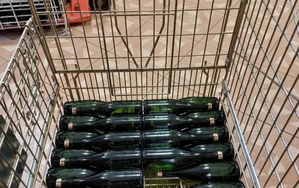 Jak przechowywać wino w butelkach, aby uniknąć jego zepsucia?