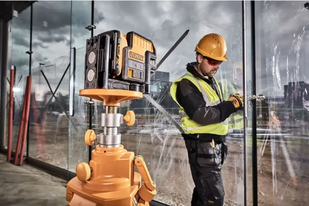 Najlepsza poziomica laserowa na zewnątrz - uniknij błędów przy wyborze