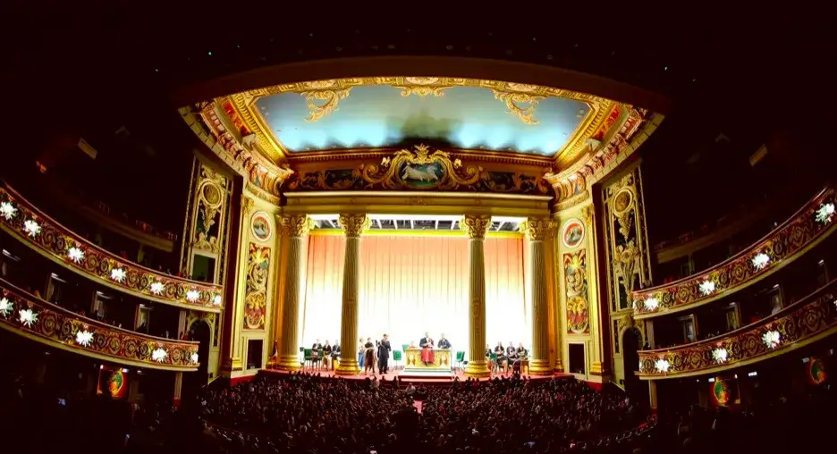 Zanurz się w świecie wielkiej opery - każdy akord to zwycięstwo!