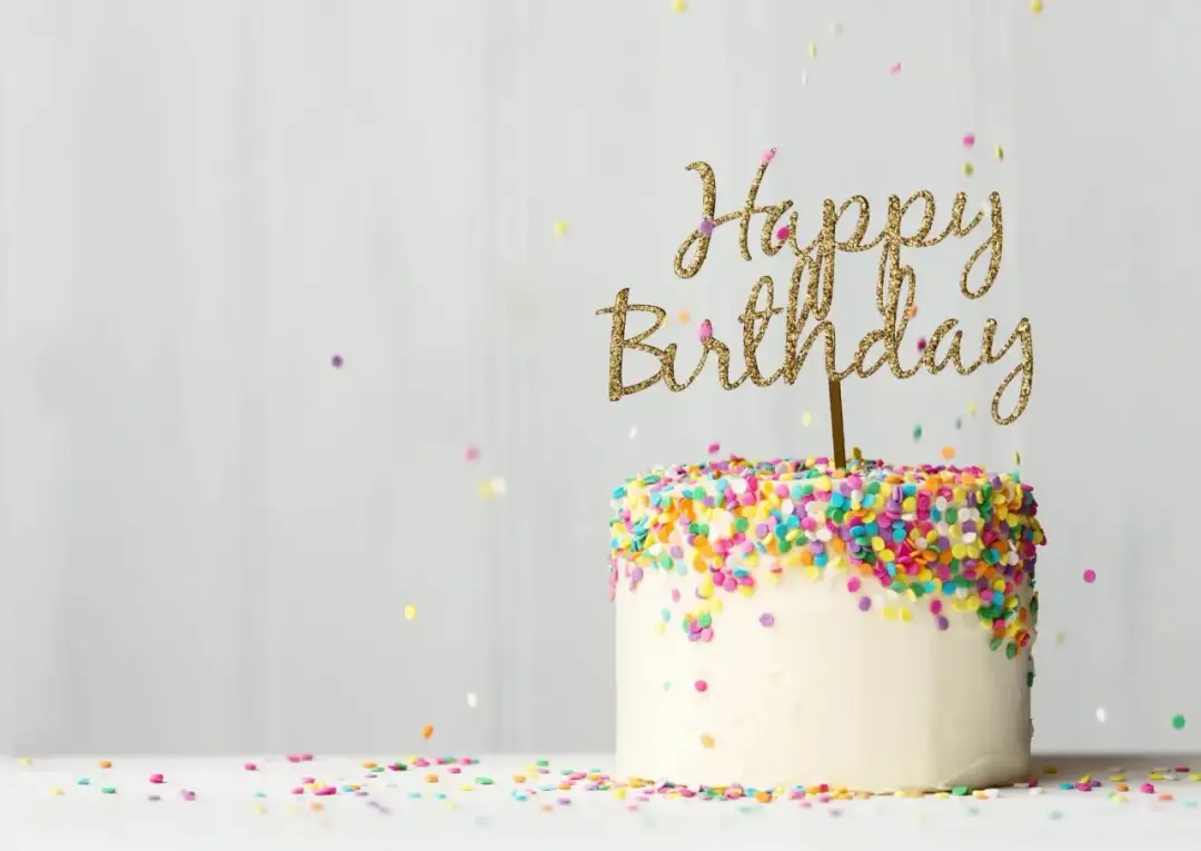 Ile kosztuje tort na zamówienie? Sprawdź ceny i oszczędź na idealnym torcie!