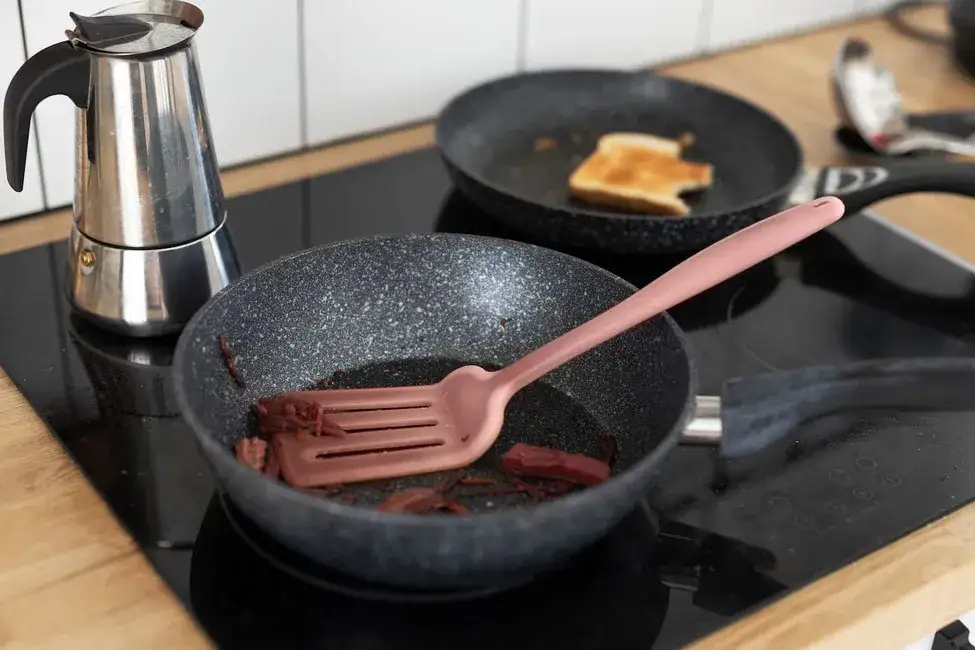 Ile prądu zużywa indukcja? Sprawdź, jak obniżyć rachunki za energię