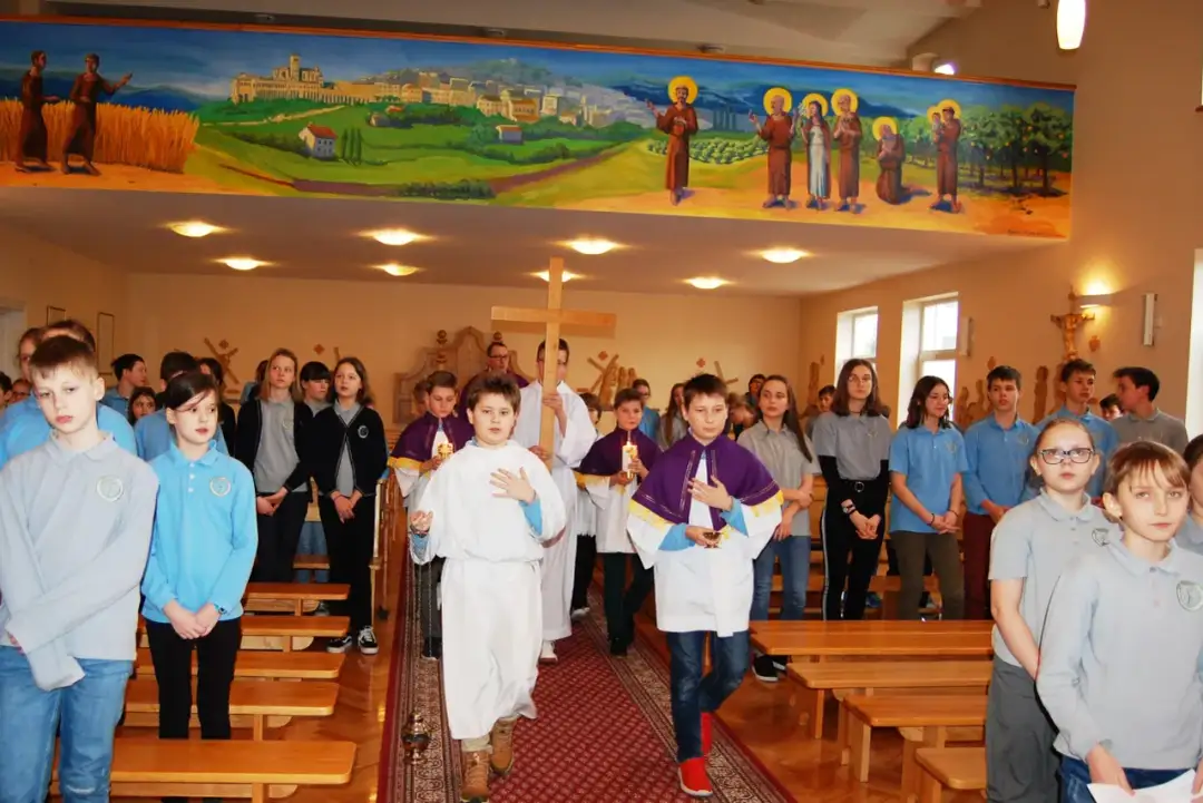 Jak zorganizować rekolekcje w szkole bez zbędnych trudności?