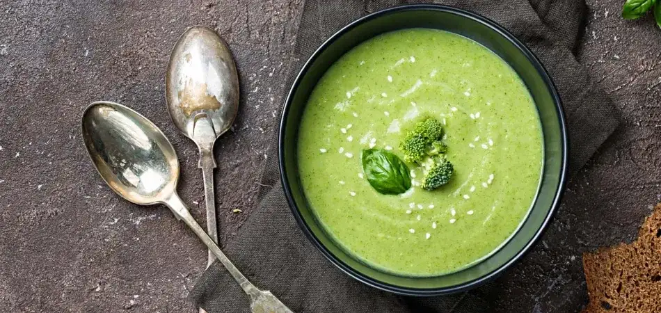 Jakie przyprawy do zupy brokułowej, które zmienią jej smak na lepsze