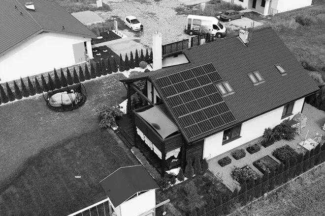 Ile kosztuje kilowat fotowoltaiki? Poznaj ukryte koszty instalacji