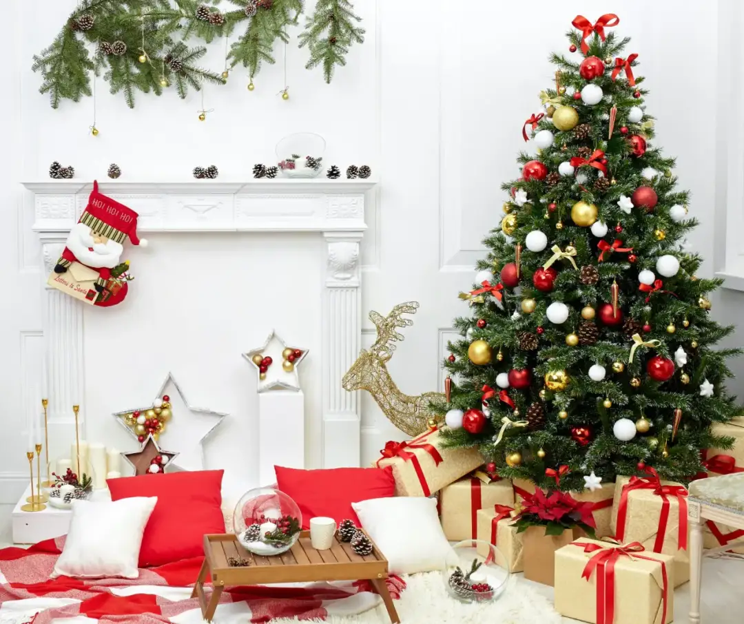 Znaczenie ozdób choinkowych – symbolika, tradycje i wartości rodzinne