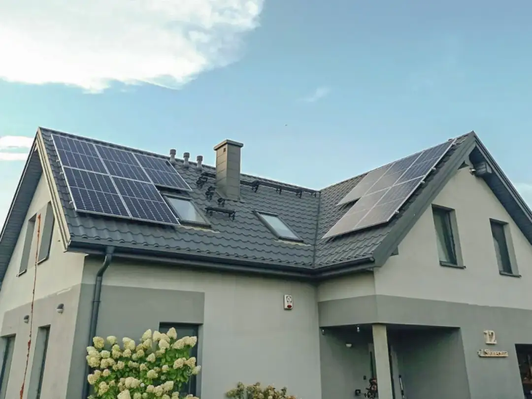 Czy fotowoltaika tanieje? Analiza cen i opłacalności w Polsce