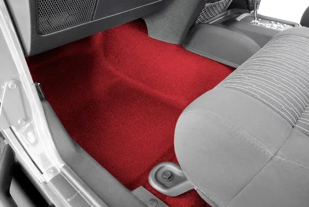 Jak formować wykładzinę samochodową, by uniknąć błędów i poprawić komfort jazdy