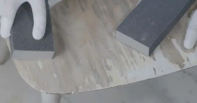 Jak zmyć farbę z mebli: Skuteczne metody i porady krok po kroku