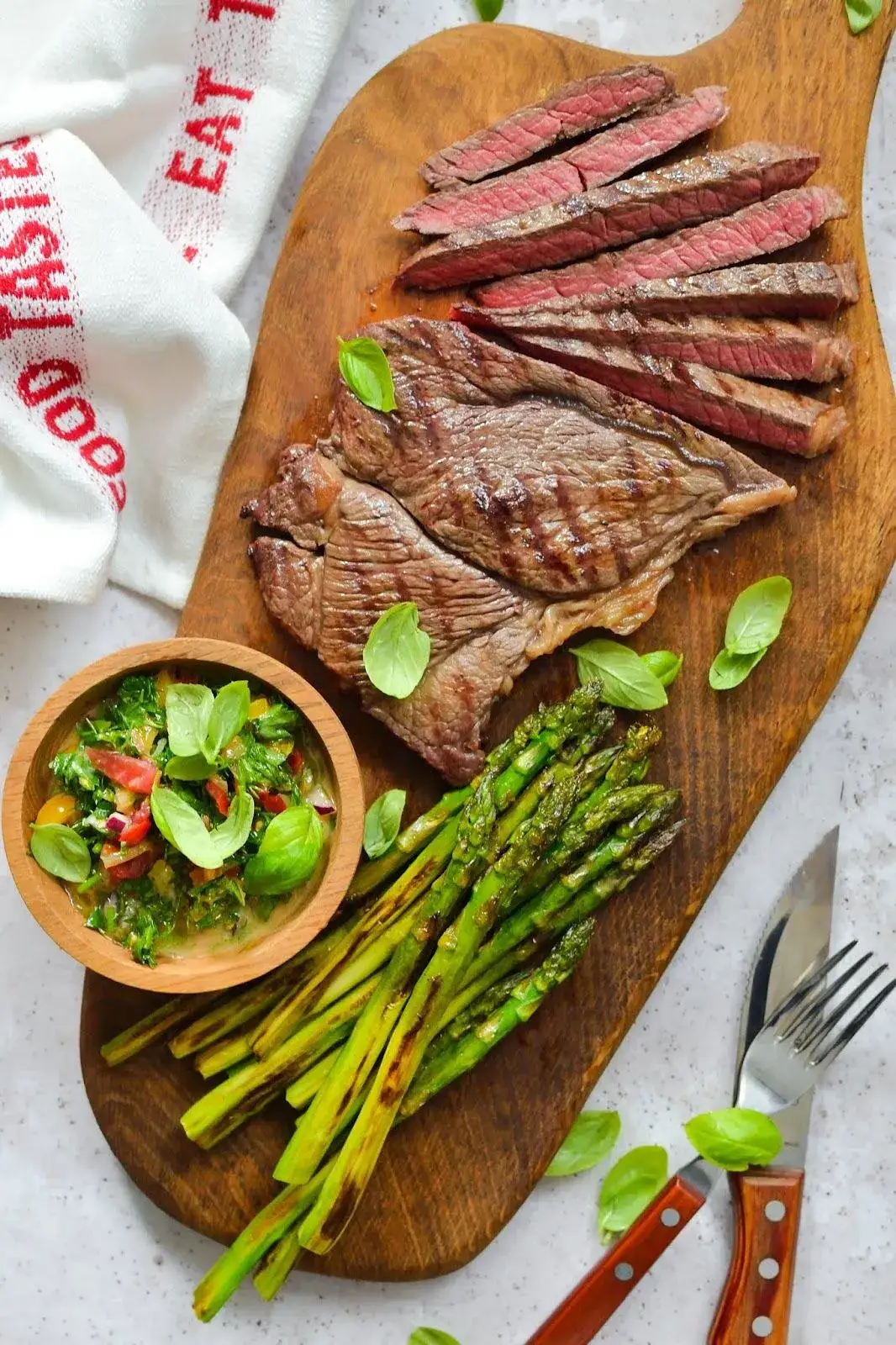 Jak zrobić idealny stek z wołowiny – prosty przepis i porady dla początkujących