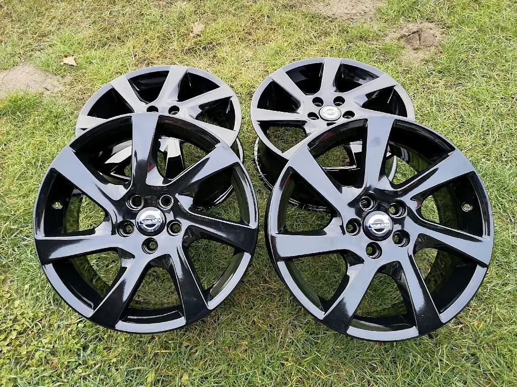 Idealne felgi 17 do Volvo V40: Unikaj złych opon i oszczędź pieniądze