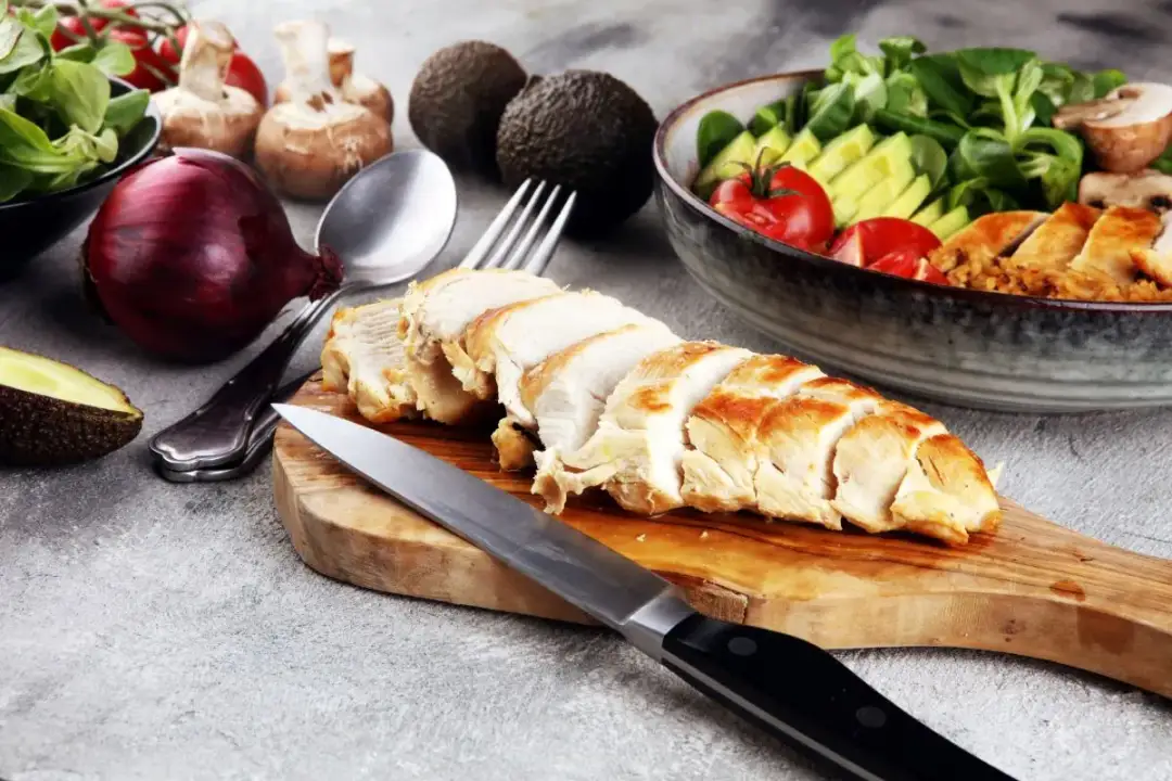 Pyszne pomysły na obiad z fileta z kurczaka, które zaskoczą smakami