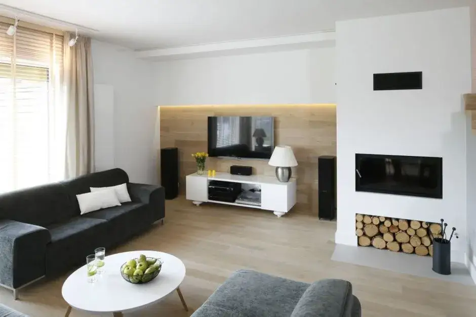 Jak zagospodarować róg w salonie: 7 kreatywnych pomysłów