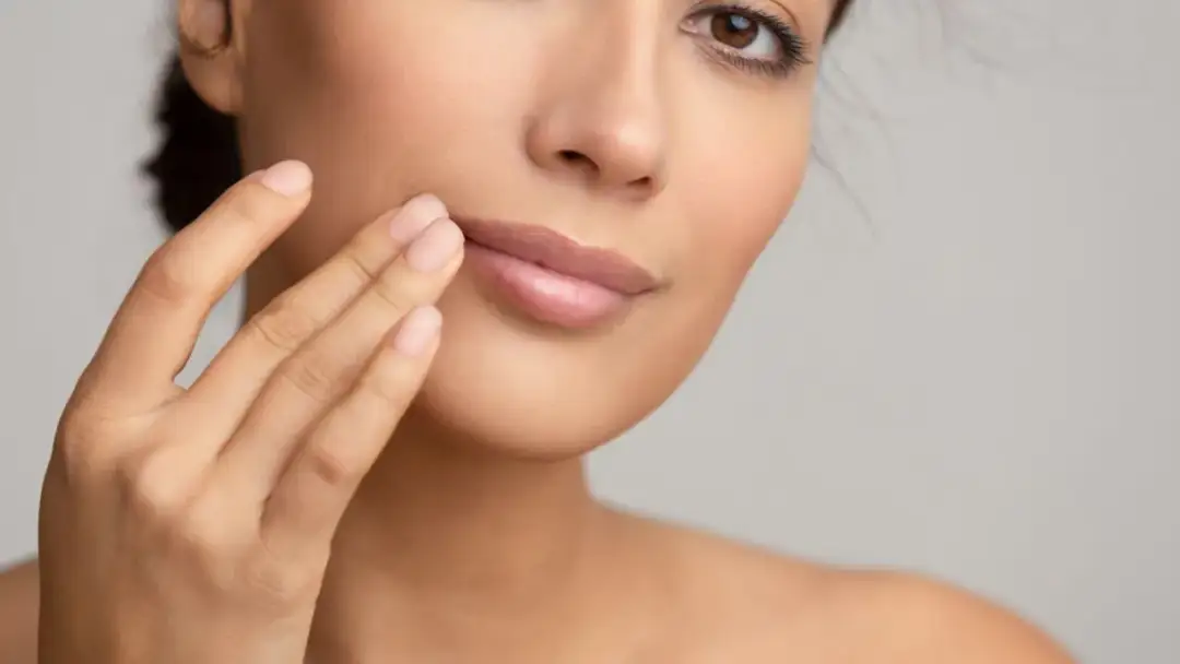 Jak powiększyć usta kwasem hialuronowym: metody, efekty i koszty