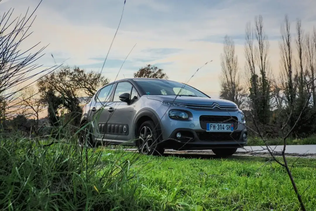 Ranking opon całorocznych 195 65 r15 – które modele naprawdę się sprawdzają?