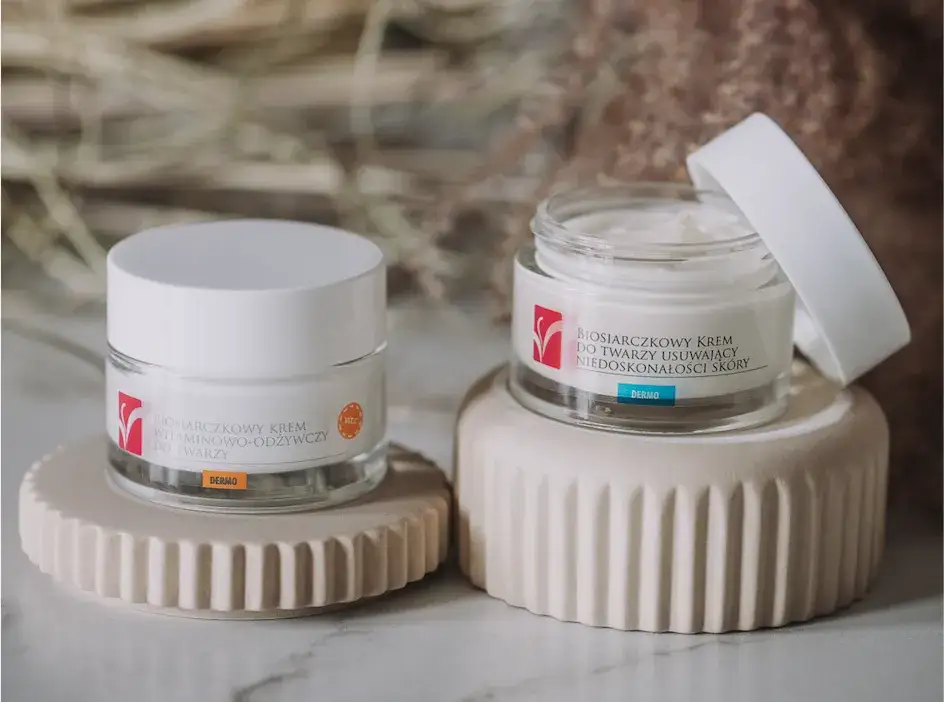 Najlepsze kosmetyki do cery tłustej – jak wybrać i uniknąć błędów w pielęgnacji