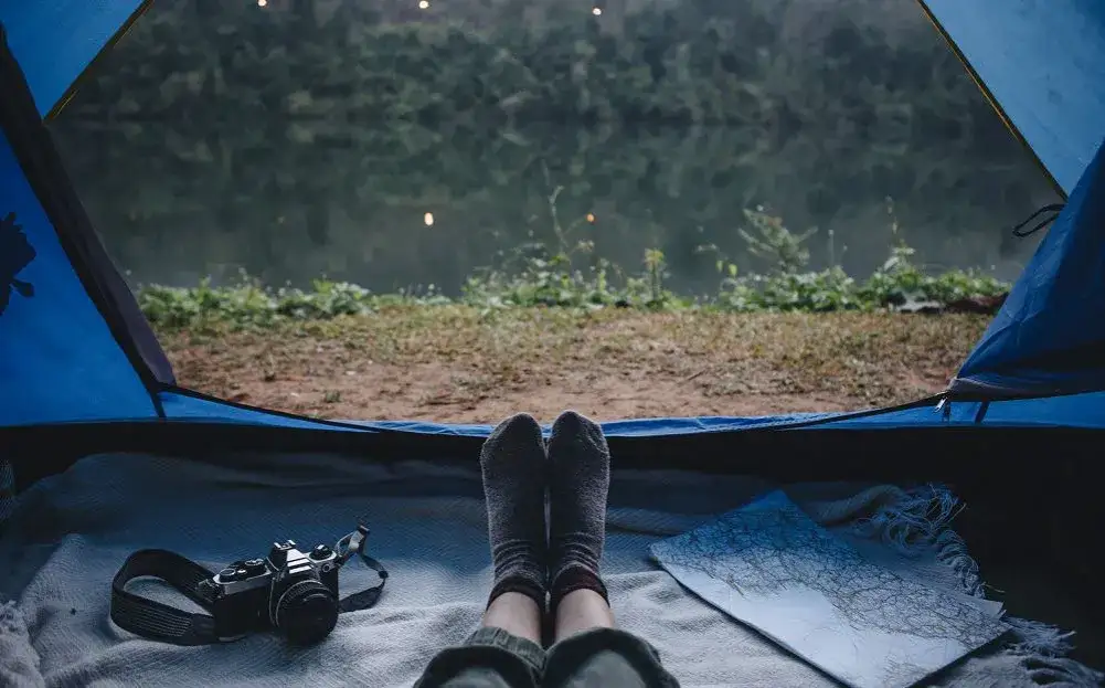 Jakiej firmy namiot wybrać? Poznaj najlepsze marki i opinie