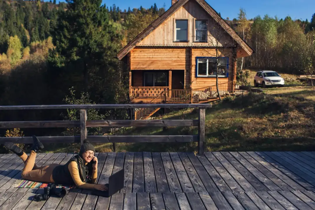 Jak ocieplić domek drewniany na działce?